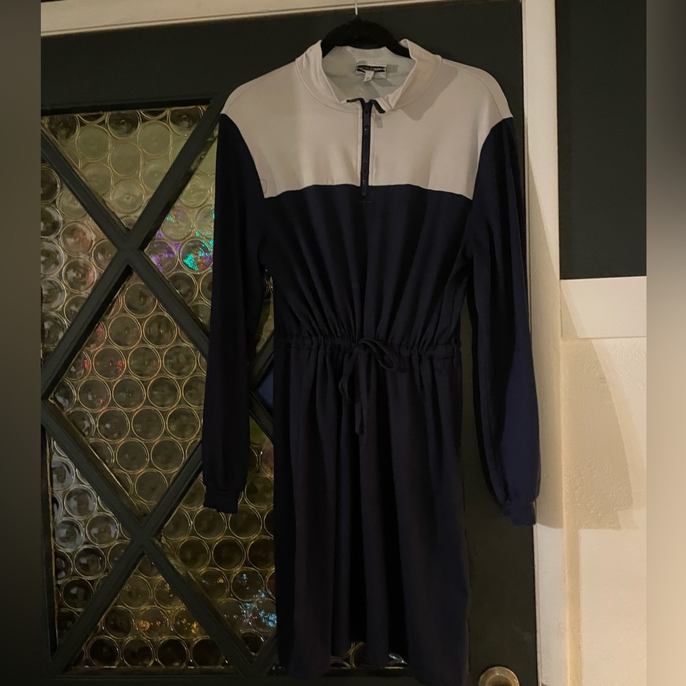 M blue and white short dress